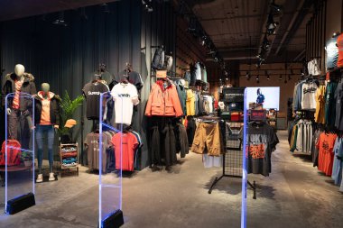 BANGKOK, THAILAND - 26 Ekim 2023: 21. Terminal AVM 'deki Hırsızlıkla Mücadele Sistemi.