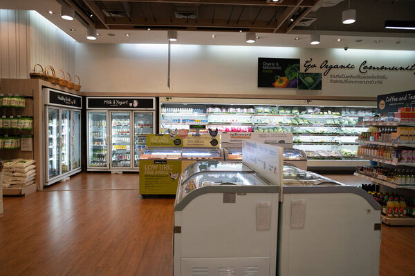 Бангкок, Таиланд - 27 октября 2023 года: съемка интерьера продуктового магазина Lemon Farm в Бангкоке.