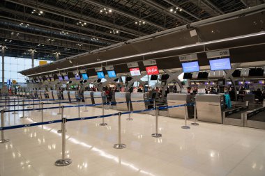 BANGKOK, THAILAND - 28 EKİM 2023: Suvarnabhumi Uluslararası Havalimanı 'nda kontrol bölgesi.