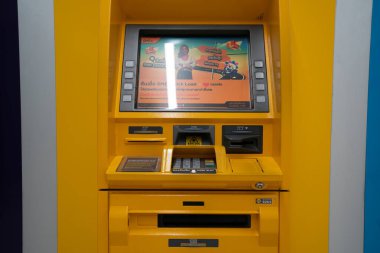 BANGKOK, THAILAND - 14 Ekim 2023: Don Mueang Uluslararası Havalimanı 'nda görülen ATM' nin yakın çekimi.