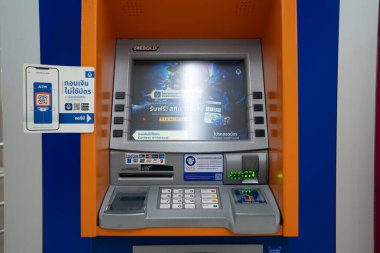 BANGKOK, THAILAND - 14 Ekim 2023: Don Mueang Uluslararası Havalimanı 'nda görülen ATM' nin yakın çekimi.