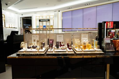 KUALA LUMPUR, MALAYSIA - 15 Mart 2023: Kuala Lumpur 'daki The History of Whoo mağazasının iç çekimi.