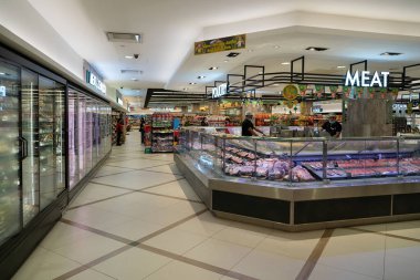 KUALA LUMPUR, MALAYSIA - 15 Mart 2023: Kuala Lumpur 'daki Soğuk Depo süpermarketinin iç çekimi.
