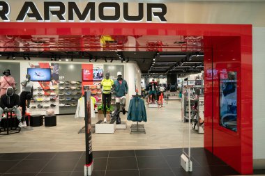 KUALA LUMPUR, MALAYSIA - 15 Mart 2023: Kuala Lumpur 'daki Zırhlı Mağazanın Girişi