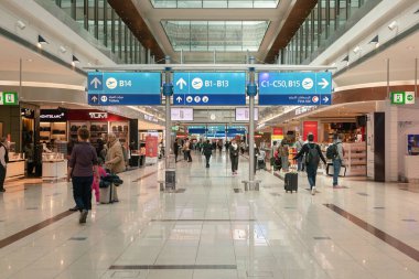 DUBAI, BAE - 21 Şubat 2019: Dubai Uluslararası Havaalanı 'nın iç çekimleri.