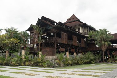 JOHOR BAHRU, MALAYSIA - 23 Kasım 2023: Johor Bahru kentsel sokak sahnesi.