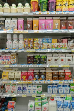 Busan, Güney Kore - 25 Mayıs 2017: Busan 'daki GS25 marketinin iç çekimleri.