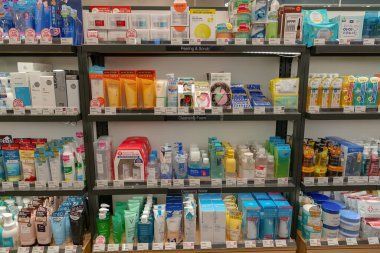 Busan, Güney Kore - 25 Mayıs 2017: Busan 'daki Watsons mağazasının iç çekimleri.