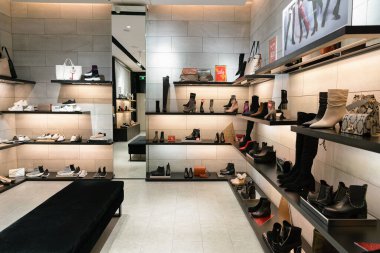 Shenzhen, Çin - Şubat 06, 2019: Staccato mağazasının 9..