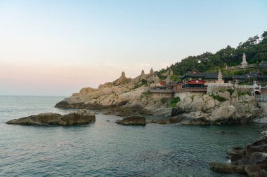 Busan, Güney Kore - 25 Mayıs 2017: Busan 'daki Haedong Yonggungsa Tapınağı.