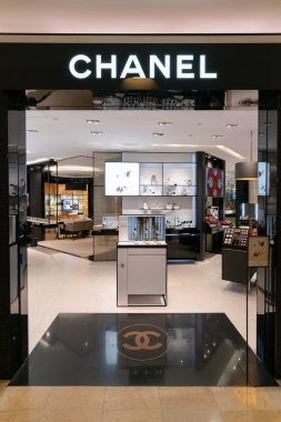 Hong Kong, Çin - 3 Şubat 2019: Hong Kong 'da bir Chanel mağazasının girişi.