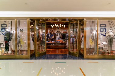 Hong Kong, Çin - 2 Şubat 2019: Hong Kong 'da Ralph Lauren mağazasına giriş.