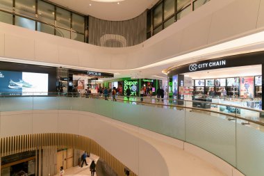 HONG KONG, ÇİN - ŞUBAT 01, 2019: Hong Kong 'daki bir alışveriş merkezinin içi. 