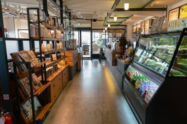 Busan, Güney Kore - 25 Mayıs 2017: Busan 'daki Songjeong Sahili' nde Melek İçimizde Kahve Uzmanlığı.