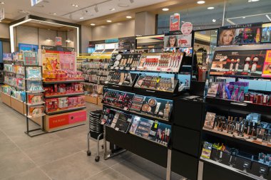 Busan, Güney Kore - 25 Mayıs 2017: Busan 'daki Watsons mağazasının iç çekimleri.