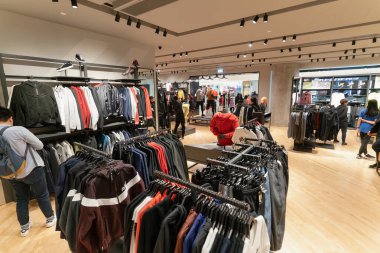 HONG KONG, ÇİN - ŞUBAT 01, 2019: Hong Kong 'daki bir Nike mağazasının içi.