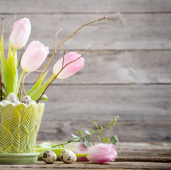 Húsvét Összetétele Tojással Virágokkal Alapon — Stock Fotó