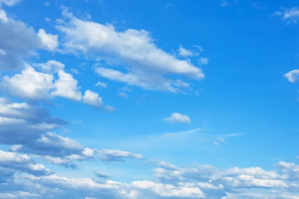 Bulutlu Güzel Mavi Gökyüzü — Stok fotoğraf