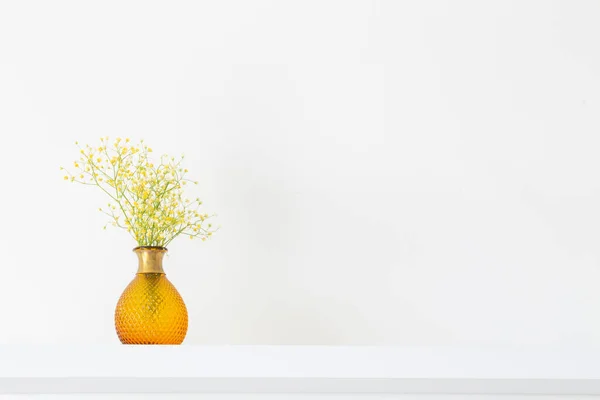 Yellow Gypsophila Glass Vase White Room — Stock Photo, Image