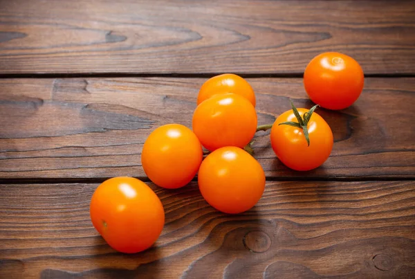 Orange Tomatoes Dark Wooden Background — Stock Photo, Image