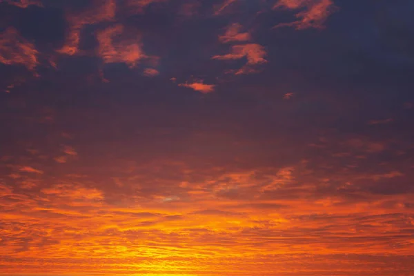 Belo Céu Dramático Com Nuvens Pôr Sol — Fotografia de Stock