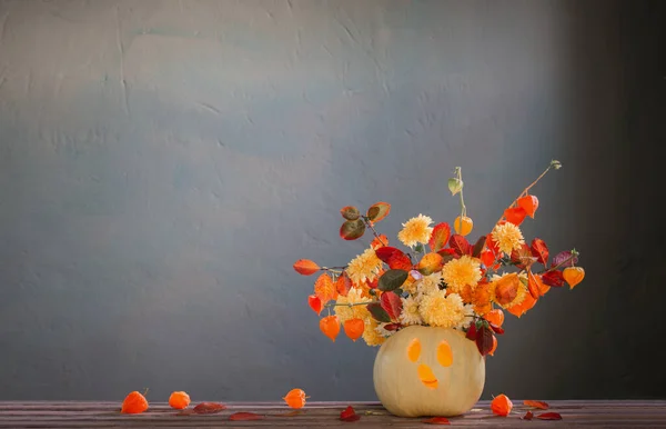 Funny Halloween Pumpkin Autumnal Bouquet Dark Background — Stock Photo, Image