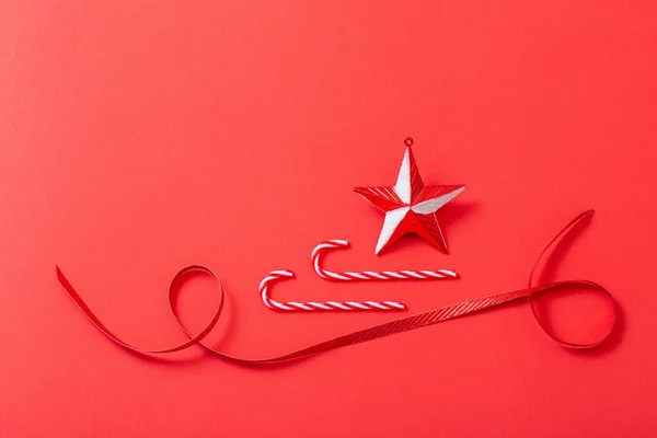 Decoraciones Navidad Blanco Rojo Sobre Fondo Rojo — Foto de Stock