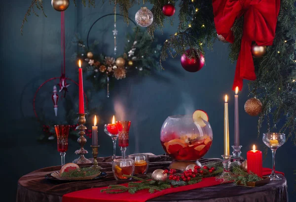 Горячий Пунш Вазе Рождественским Декором Винтажном Стиле — стоковое фото