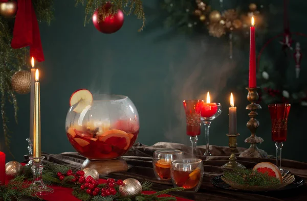 Poinçon Chaud Dans Vase Avec Décor Noël Dans Style Vintage — Photo