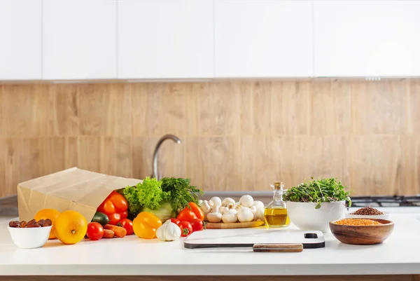 Verse Gezondheid Vegetarisch Voedsel Witte Tafel Keuken — Stockfoto