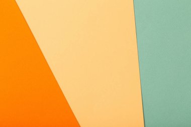 Bir kaç karton kağıdın çok renkli arkaplanı