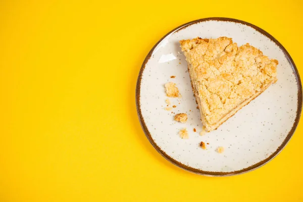 Fruity Shortcrust Pastry Pie Yellow Background — Stock Photo, Image