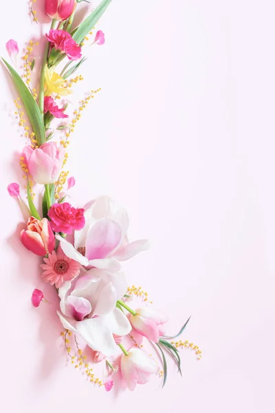 Prachtige Lentebloemen Roze Achtergrond — Stockfoto