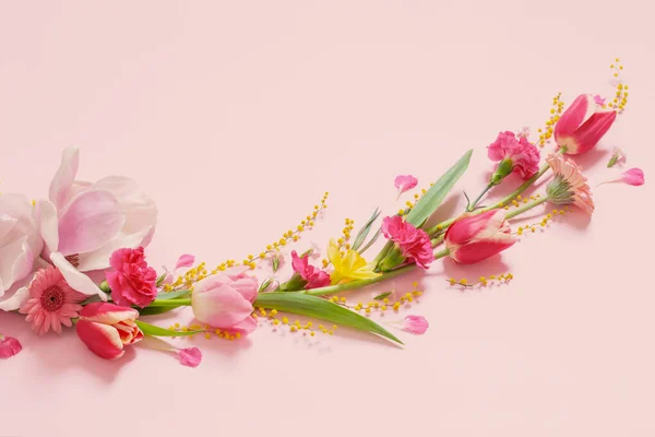 Lindas Flores Primavera Fundo Rosa — Fotografia de Stock