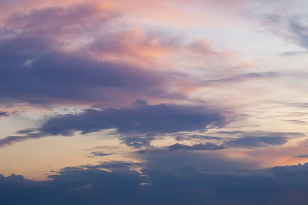 Gyönyörű Égbolt Felhőkkel Naplementekor — Stock Fotó