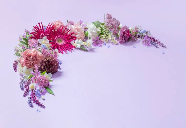 Mooie Zomer Bloemen Licht Paarse Achtergrond — Stockfoto