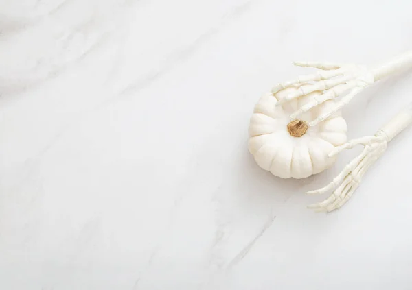 White Halloween Pumpkins Decor Marble Background — Stock Photo, Image