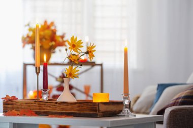 güzel sonbahar dekoru ev beyaz iç dekorasyonu