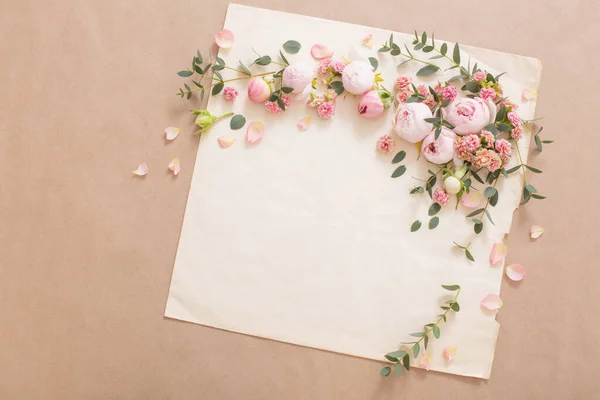 Красиві Троянди Фоні Старого Паперу — стокове фото