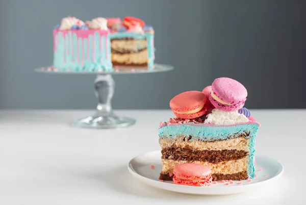 Piece Cake Pink Blue Decor White Table — Stock Photo, Image