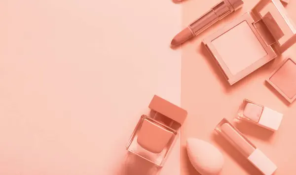 Dekorativa Kosmetika Med Parfym Pastell Bakgrund — Stockfoto