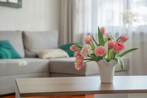 Pink Spring Flowers White Ceramic Vase Modern Home Interior — Stock Photo, Image
