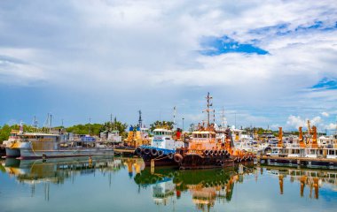 Darwin 'in balıkçı filosu için korunaklı demirlemeler sağlayan Frances Körfezi Havzası 19 Ekim 2022' de Darwin, Avustralya 'da görüldü.