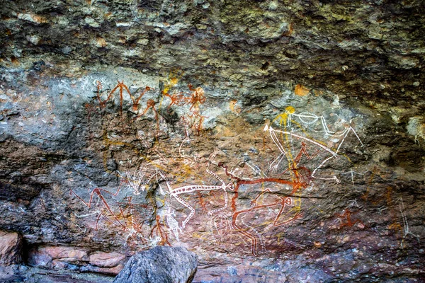 澳大利亚北部Kakadu的一个土著民俗场景 展示了Mimih精神或阿纳姆土地上的仙女般的生物 — 图库照片
