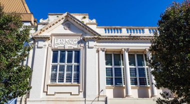 Toowoomba Taylors Binaları 1912 'de Ruthven Caddesi' nde inşa edildi.