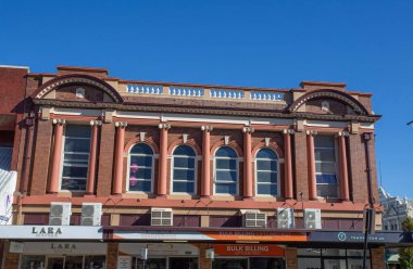 İlk Toowoomba Postanesi, 1914 yılında Toowoomba, Queensland, Avustralya 'da Ruthven ve Russell caddelerinin köşesinde inşa edildi. İşte, Ruthven Caddesi cephesi..