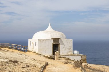 Cape Espichel 'in Hafıza Şapeli 15. yüzyılın sonlarında inşa edilmiştir..