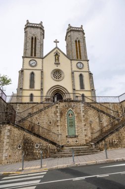 1887-1897 yılları arasında neo-gotik mimari tarzında mahkûm işçiliğiyle inşa edilen Aziz Joseph 'e adanmış Katolik katedrali.