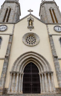 1887-1897 yılları arasında neo-gotik mimari tarzında mahkûm işçiliğiyle inşa edilen Aziz Joseph 'e adanmış Katolik katedrali.