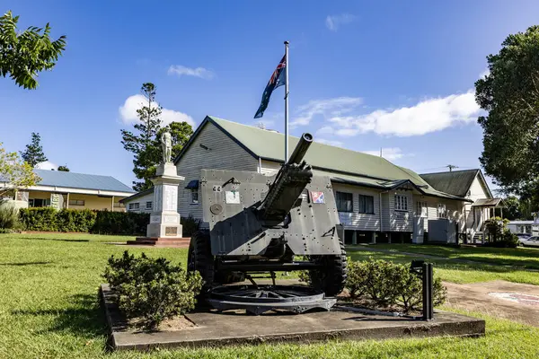 Tiaro Savaşı Anıtı 1921 Nisan 'ında General Sir William Glasgow tarafından açıldı..